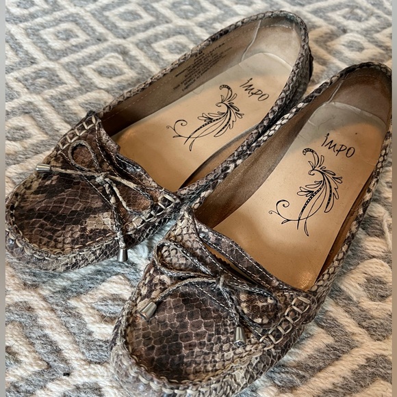 Faux snakeskin shoes - Picture 1 of 4